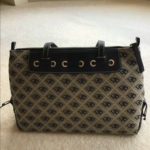 💕DOONEY AND BOURKE SIGNATURE SATCHEL💕 LIKE NEW!!